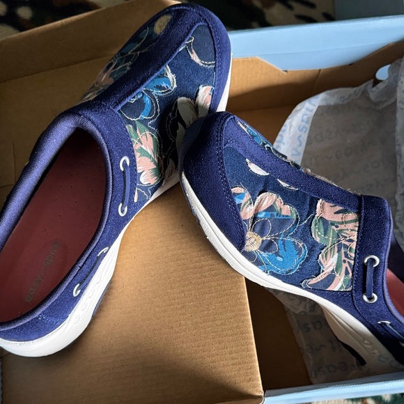 Easy Spirit Shoes - Easy Spirit Navy Floral Sneakers